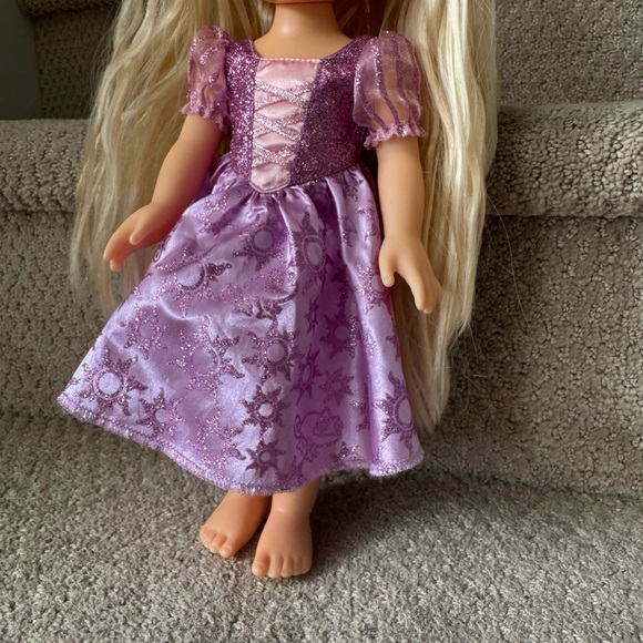 2/25$ Rapunzel doll - Picture 3 of 5